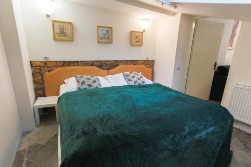 Ένα ή περισσότερα κρεβάτια σε δωμάτιο στο Luxury 1 bedroom apartment in Central Prague