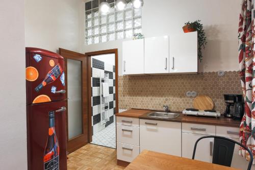 Η κουζίνα ή μικρή κουζίνα στο Luxury 1 bedroom apartment in Central Prague