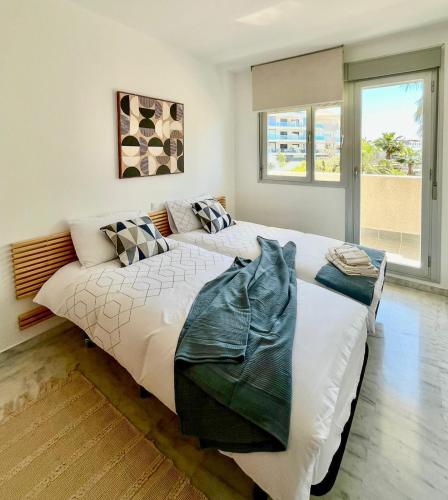 Apartment with nice Views, Pool & Parking