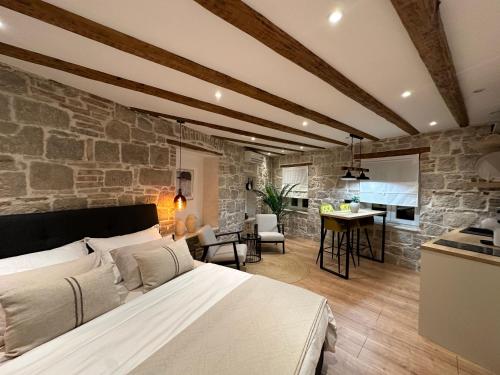 Dani Central Apartment- Heart of Split Stay