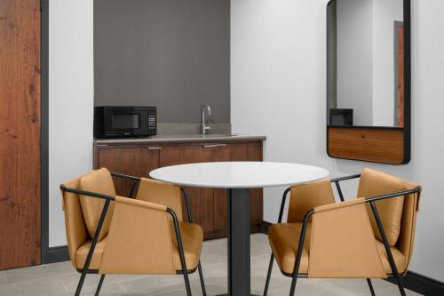 Four Points by Sheraton San Jose Airport Image
