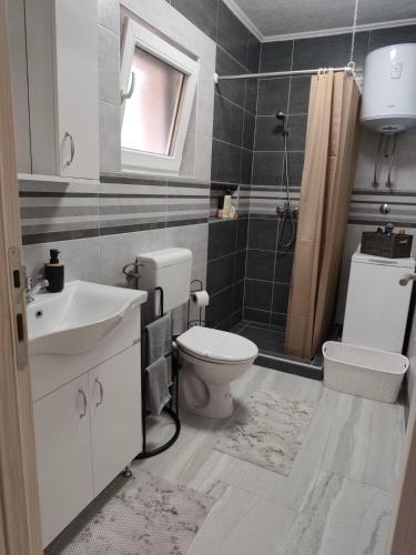 Ένα μπάνιο στο Villa Berta Tuzla - 302 Deluxe Apartment - Free Private Secured Parking