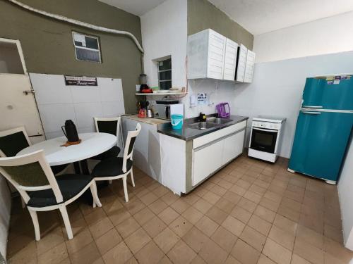 Dapur atau dapur kecil di Casa do Meio Pousada