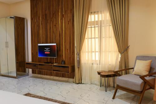 Μια τηλεόραση ή/και κέντρο ψυχαγωγίας στο George Residence - Ikoyi, Lagos