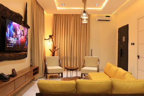 Μια τηλεόραση ή/και κέντρο ψυχαγωγίας στο George Residence - Ikoyi, Lagos