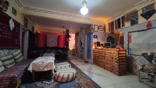 Coin salon dans l'établissement Myhouse Todgha
