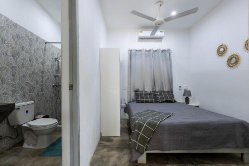 Ένα μπάνιο στο El Patio de Lucia Residencia