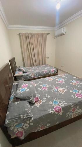 شاليه فى قريه بالم بيتش العين السخنه عائلات فقط