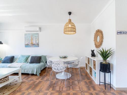 Apartamento con vista al canal Caballito Goertz.