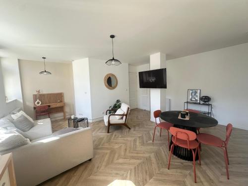 Photo de la galerie de l'établissement Appartement cosy & moderne 6 personnes centre Charleville-Mézières - Ardennes, à Charleville-Mézières