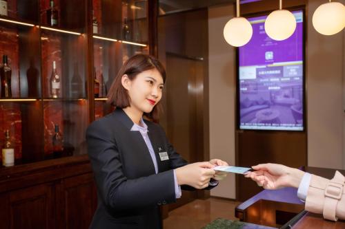 Členové personálu v ubytování Mercure Changchun Ziyou Road Dahua