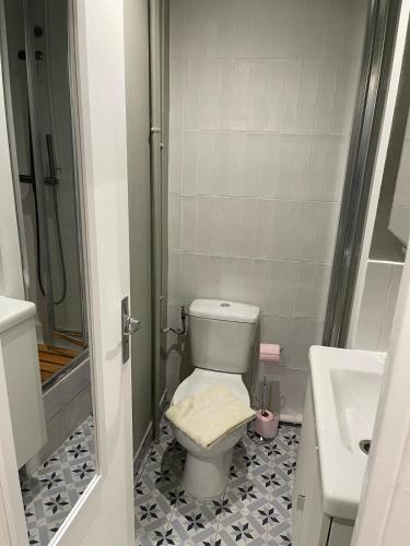 Ванная комната в Appartement proche gare de Melun