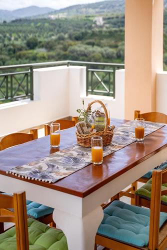 Chrysa Traditional Family House