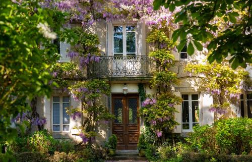 Independent cottage with heated pool