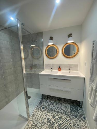 Ένα μπάνιο στο Le dortoir de Marie