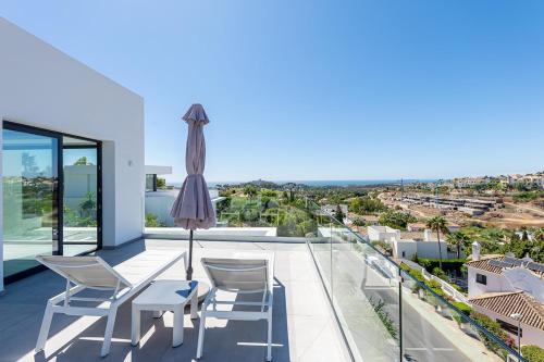 Luxury Holiday Villa with Heated Pool Open Sea Views