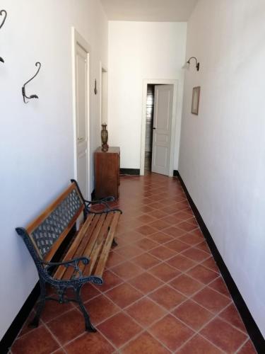 Ruang duduk di Typical house in a Sicilian village