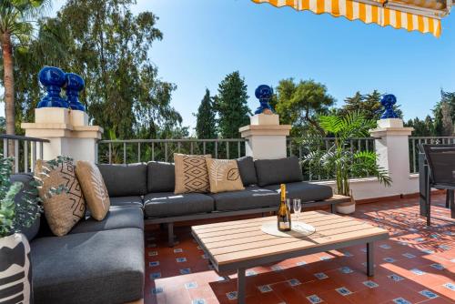 2 bdr apartment next to the beach in Puerto Banús