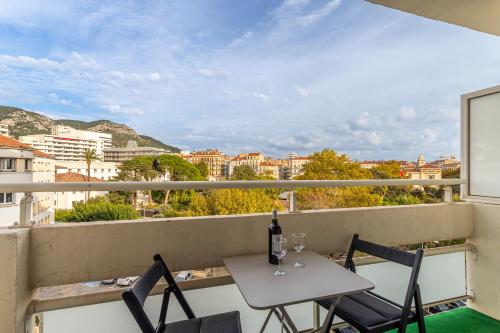 Foto dalla galleria di Toulon a Tolone