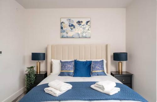 Katil atau katil-katil dalam bilik di Boutique Lux London Apartments-Free Parking