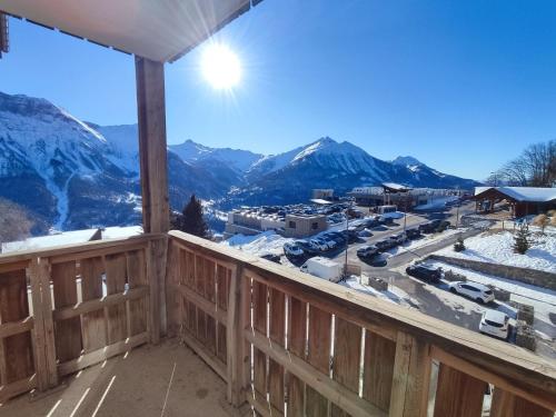 Mountain Retreat in Hautes-Alpes with Stunning Views