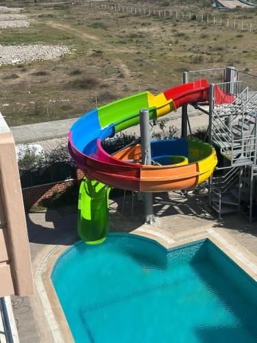 Swimmingpoolen hos eller tæt på Prenses Sealine Beach Hotel