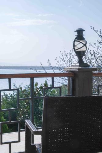 Balkoni atau teres di Phellos Suites Boutique Hotel