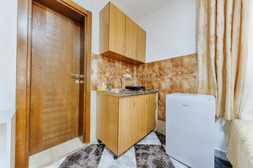 ドプラー・ヴォダにあるStudio Apartments with balconyのギャラリーの写真