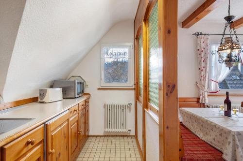 Кухня или мини-кухня в Ferienhaus im Grund
