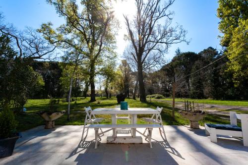 Κήπος έξω από το Domaine forestier Darricau au bord du lac, 12 min de l'océan