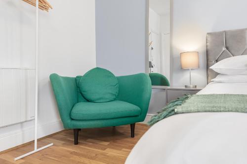 Cosy studio flat moments from the beach, Kemptown photo 20