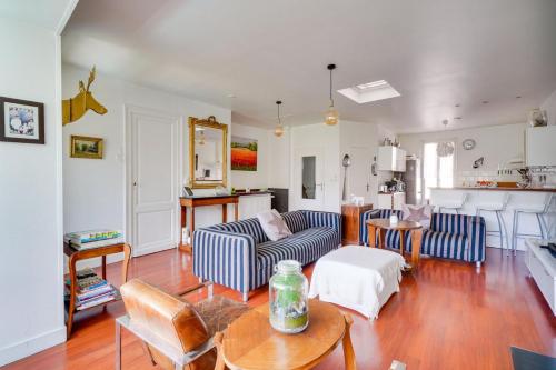 Photo de la galerie de l'établissement Family house with pool, à Bordeaux