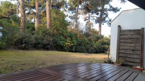 Κήπος έξω από το Appartement avec terrasse près de la plage