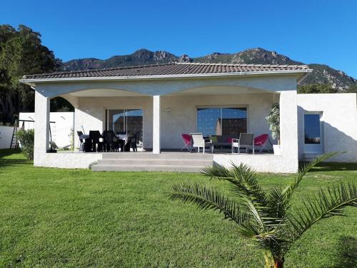 Ville en Corse sur la Côte Est