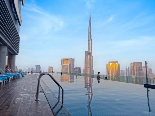 3 Bedroom - Pool Access - 7 mins to Dubai Mall - Sun Set View