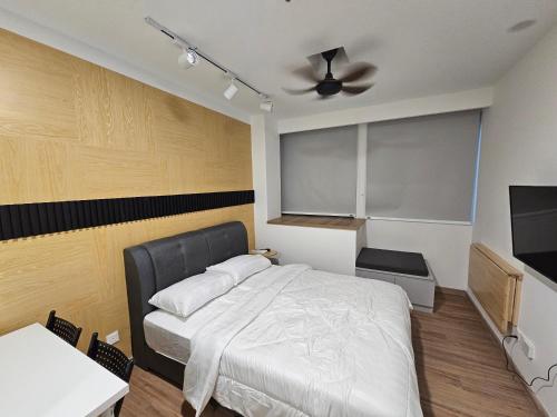 Postel nebo postele na pokoji v ubytování Highrise Haven - Riveria City KL Sentral