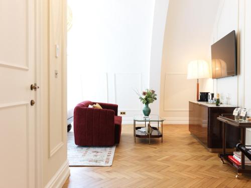 Televiisor ja/või meelelahutuskeskus majutusasutuses Hotel Fleur de Ville