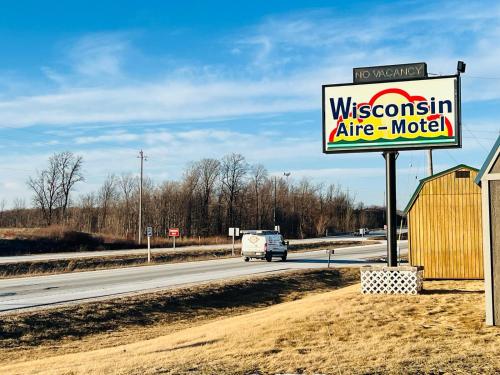 Sijil, anugerah, tanda atau dokumen lain yang dipamerkan di Wisconsin-Aire Motel By OYO Random Lake