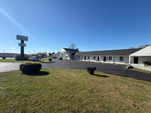 Gallery image of OYO Hotel Economy Inn US-29 Danville in Danville