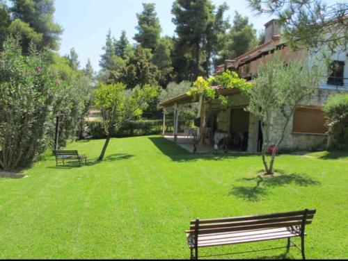 Sani Beach House 5 minute walk to the beach