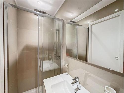 Vannituba majutusasutuses Charmant studio proche plage