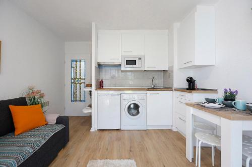 Φωτογραφία από το άλμπουμ του BEGONIA 21 Bel appartement dans résidence avec piscine σε Hendaye
