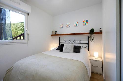 Φωτογραφία από το άλμπουμ του BEGONIA 21 Bel appartement dans résidence avec piscine σε Hendaye