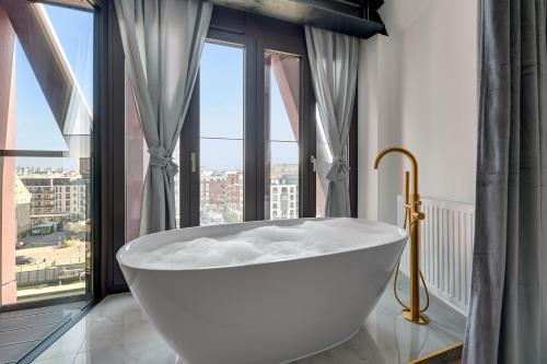 Granaria Nadia by Blue Mandarin