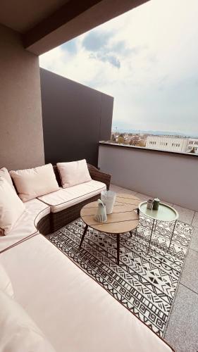 Χώρος καθιστικού στο Jacuzzi area with sunset, terrace, free parking