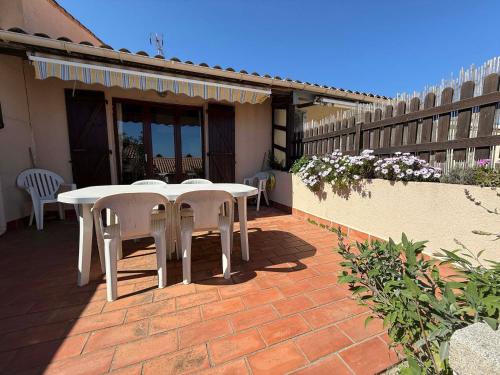 Villa 4/6 pers. au calme, proche port, parking privé - FR-1-784-39