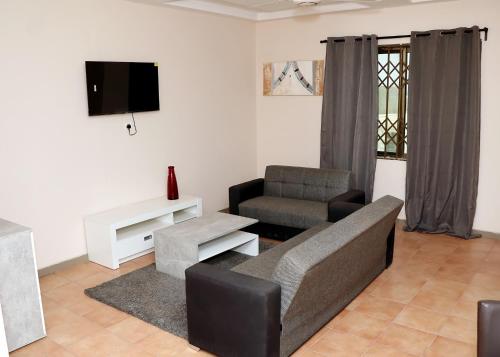Gallery image of GSM Crown-Inn Hotel in Accra