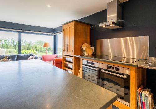 Dapur atau dapur kecil di Fron Y Mor Moylegrove