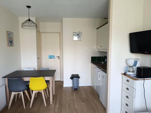 Η κουζίνα ή μικρή κουζίνα στο Corrèze rive Dordogne