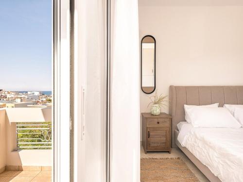 Ένα ή περισσότερα κρεβάτια σε δωμάτιο στο Chania sea view apartment - Crete